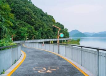 到青山湖畔，探索自然之美與享受寧靜時光