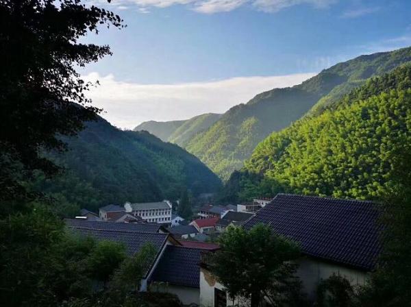 山間美景