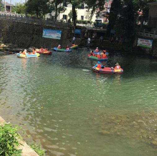 漂流戲水