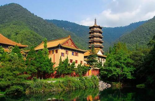 山中寺廟