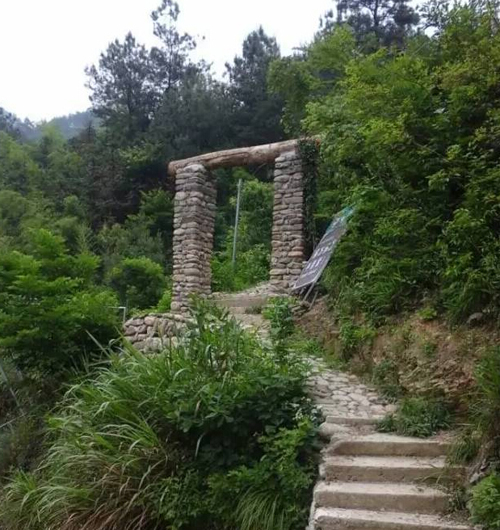 山間小路