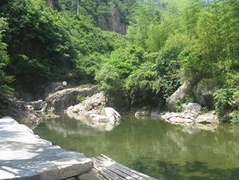 溪水