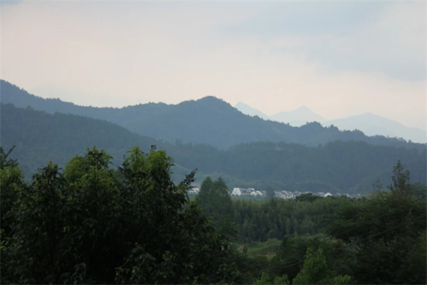 山間
